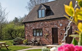 Charlie'S Cottage With Alpacas And 7Mins Drive To Alton Towers
