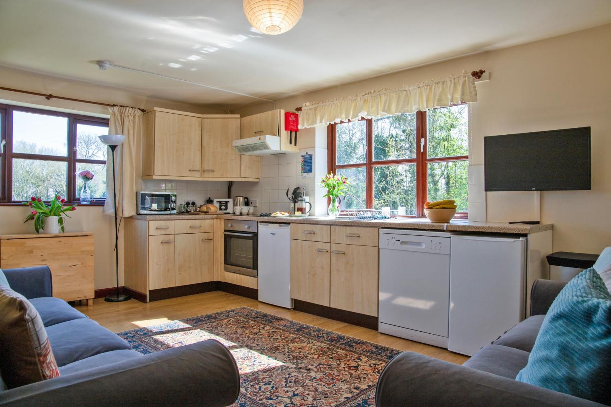 Charlie'S Cottage With Alpacas And 7Mins Drive To Alton Towers Denstone Exterior photo
