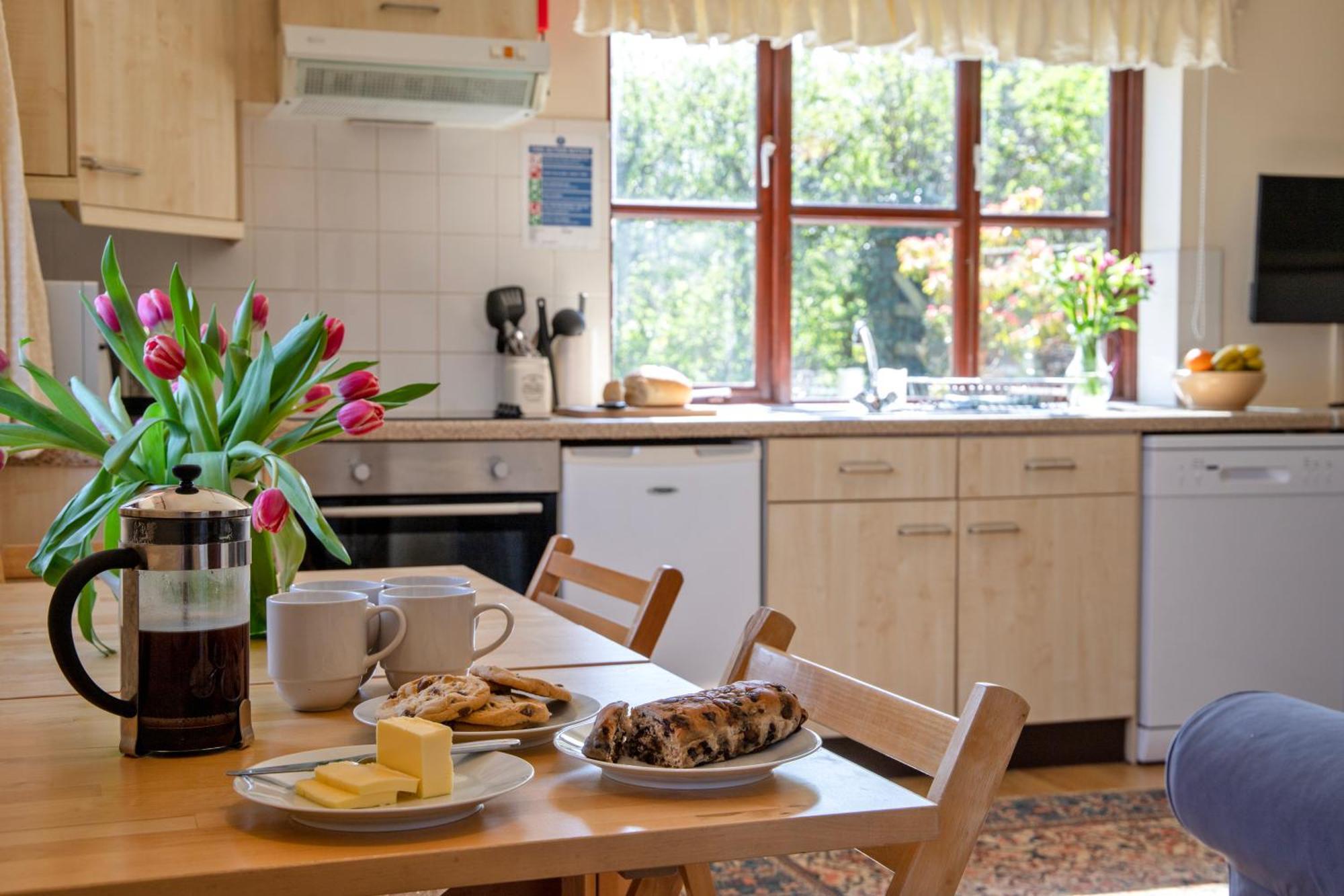 Charlie'S Cottage With Alpacas And 7Mins Drive To Alton Towers Denstone Exterior photo